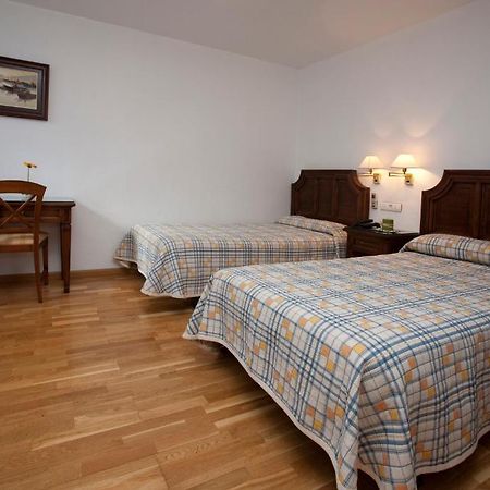 Hotel Avenida Yecla Luaran gambar