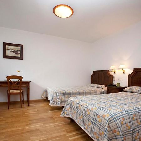 Hotel Avenida Yecla Luaran gambar