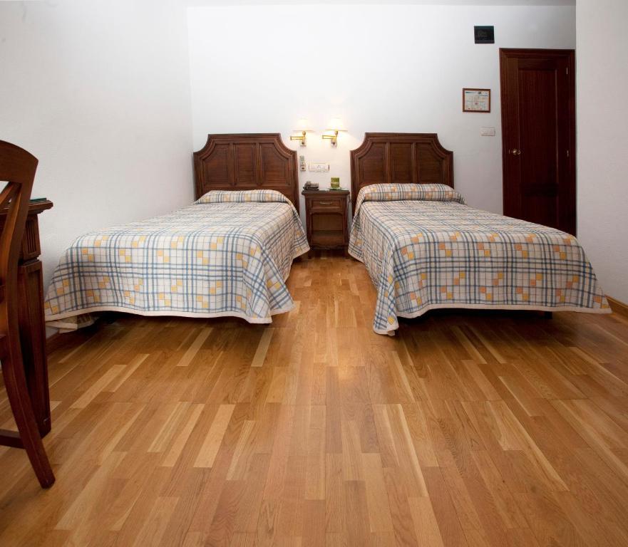 Hotel Avenida Yecla Luaran gambar