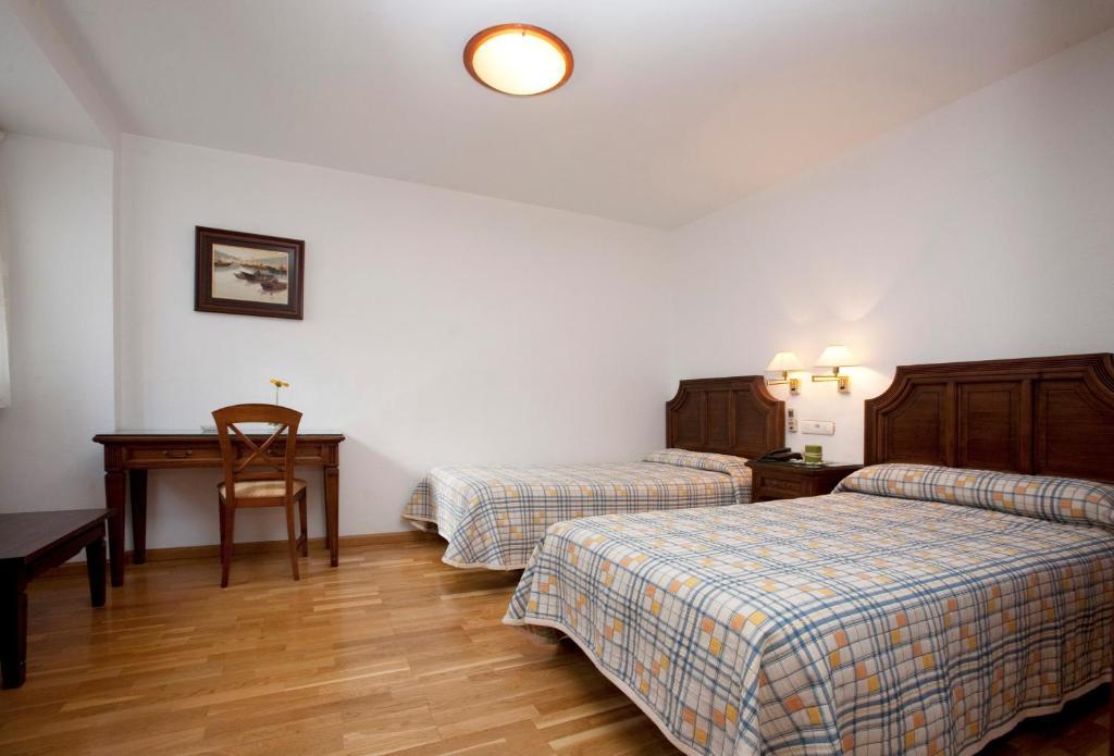 Hotel Avenida Yecla Luaran gambar