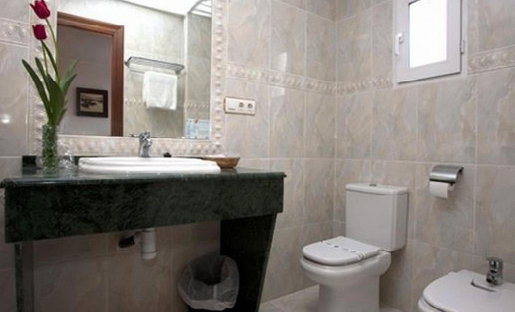 Hotel Avenida Yecla Bilik gambar