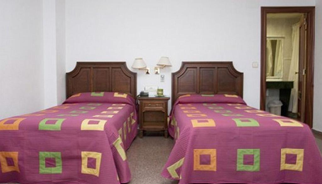 Hotel Avenida Yecla Bilik gambar